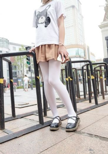 抬起一条腿猛地进入_BD韩语在线观看视频