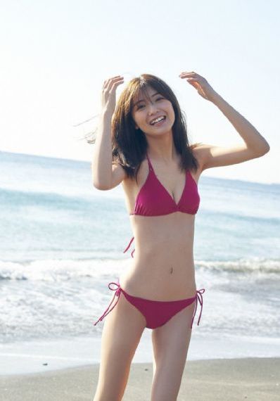 厨房脱岳裙子在后面挺进视频_720在线播放